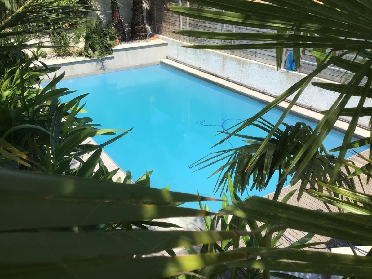 2 Pieces Rez-De-Jardin Dans Maison Avec Piscine Villeneuve-Loubet Exteriör bild