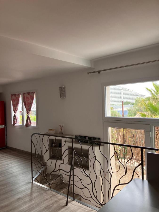 2 Pieces Rez-De-Jardin Dans Maison Avec Piscine Villeneuve-Loubet Exteriör bild