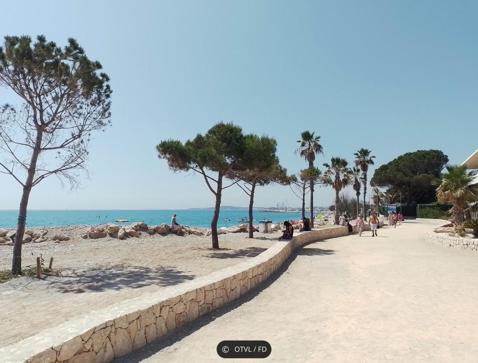 2 Pieces Rez-De-Jardin Dans Maison Avec Piscine Villeneuve-Loubet Exteriör bild