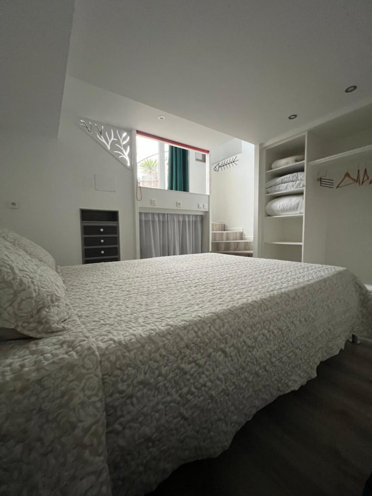 2 Pieces Rez-De-Jardin Dans Maison Avec Piscine Villeneuve-Loubet Exteriör bild