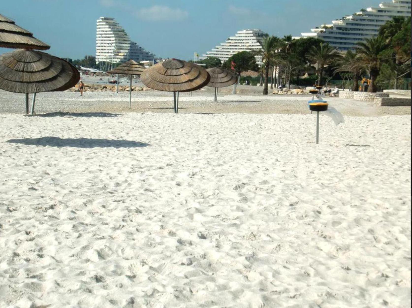 2 Pieces Rez-De-Jardin Dans Maison Avec Piscine Villeneuve-Loubet Exteriör bild