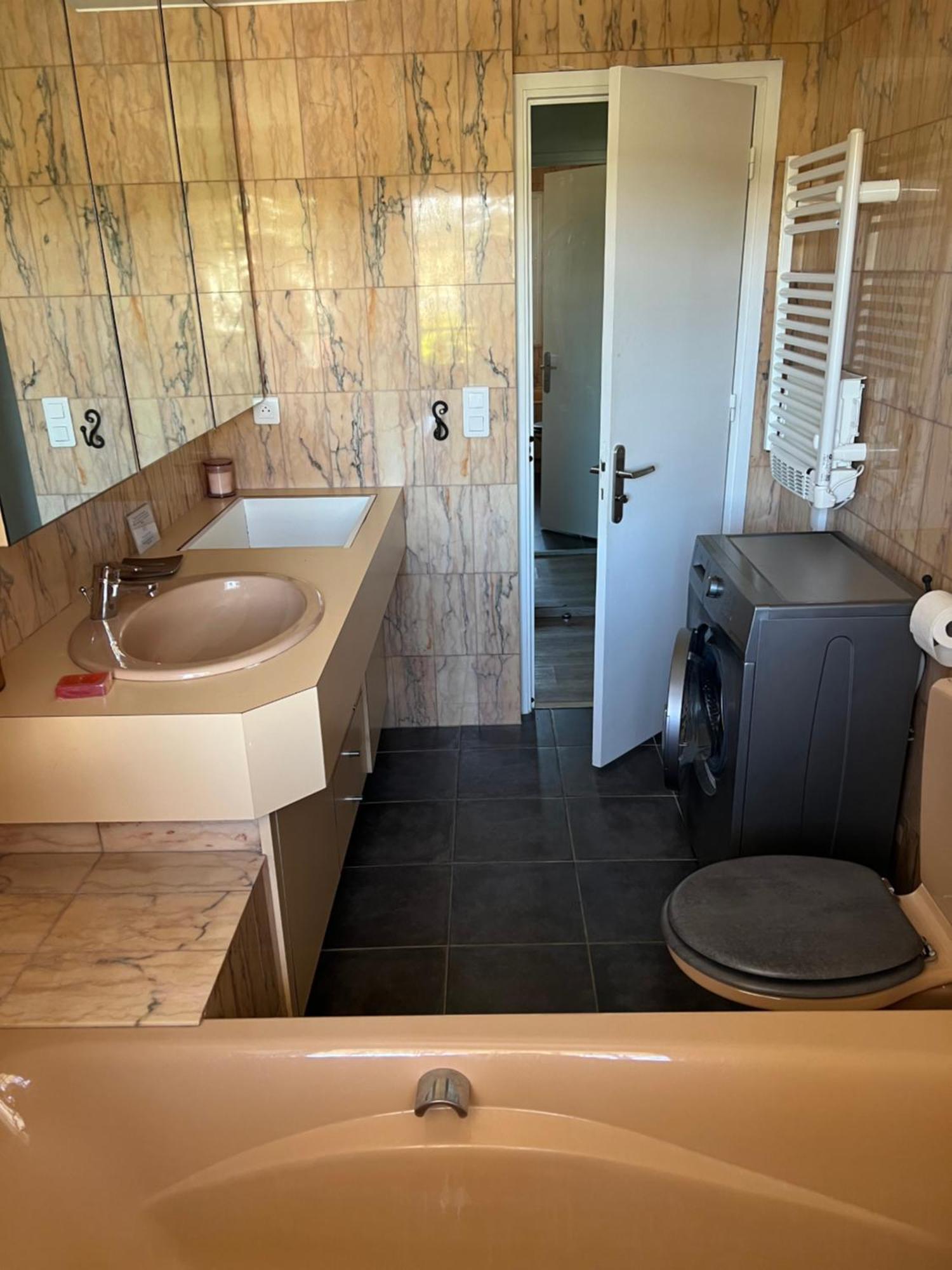 2 Pieces Rez-De-Jardin Dans Maison Avec Piscine Villeneuve-Loubet Exteriör bild